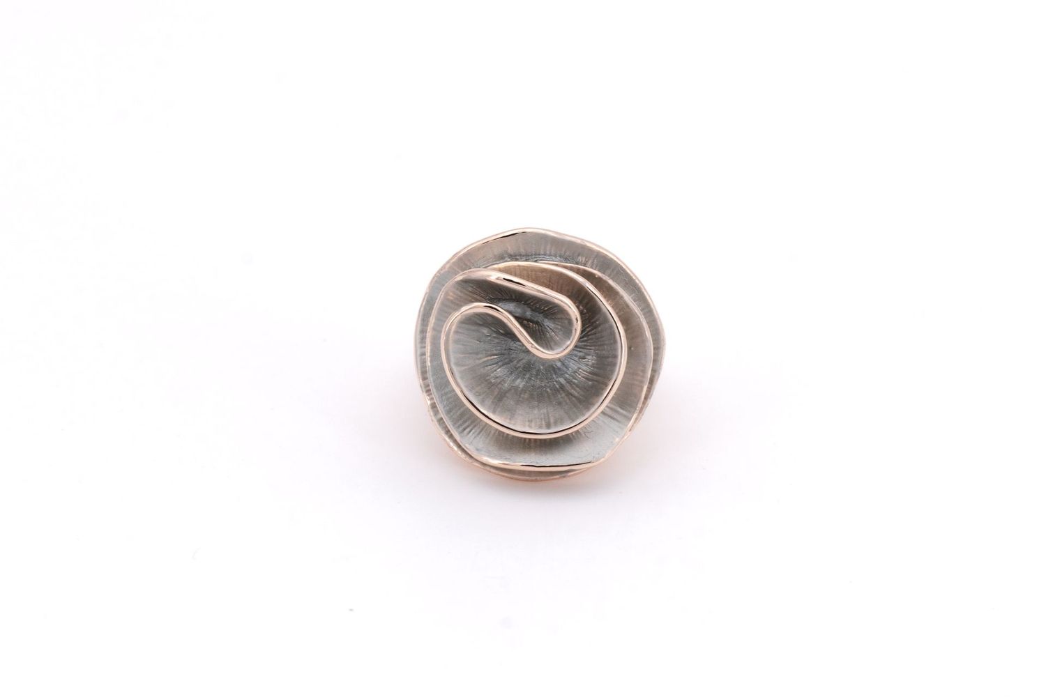 奧特唯 綻放灰花朵戒指