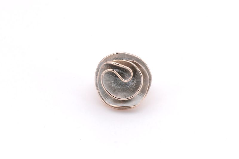 奧特唯 綻放灰花朵戒指