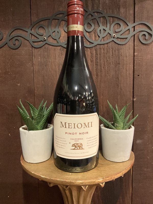 Meiomi Pinot Noir