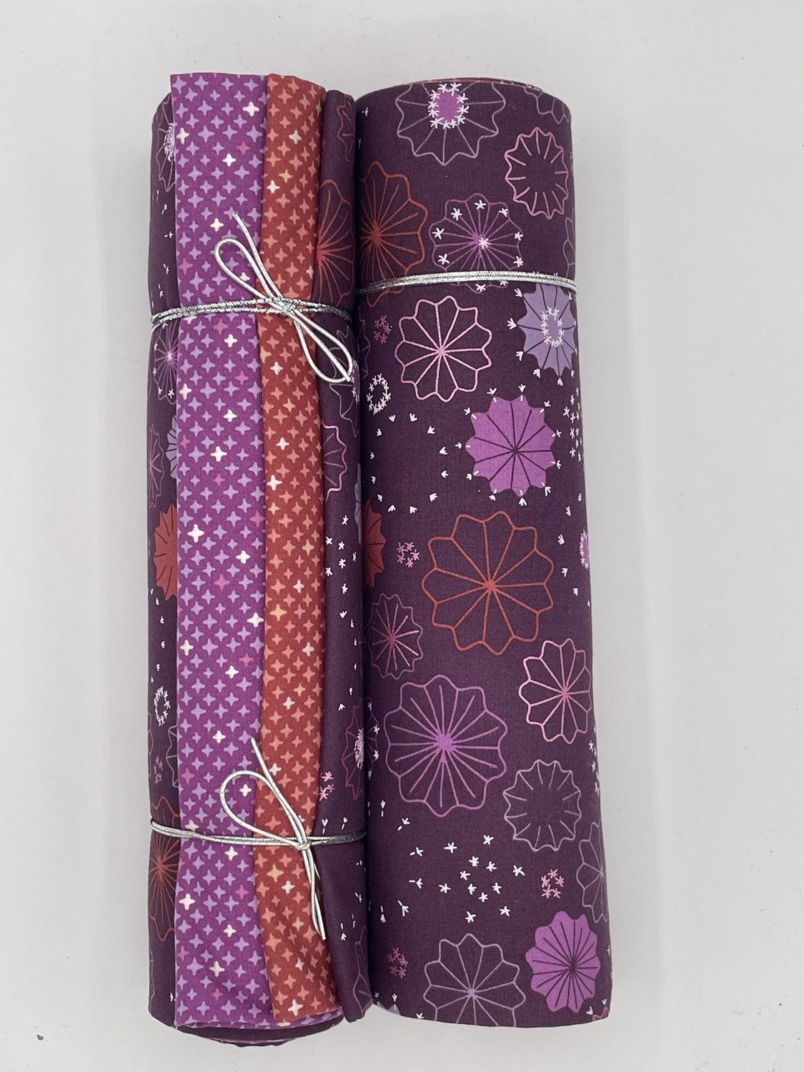 3 Yard Bundle - Flowers Purple Outline