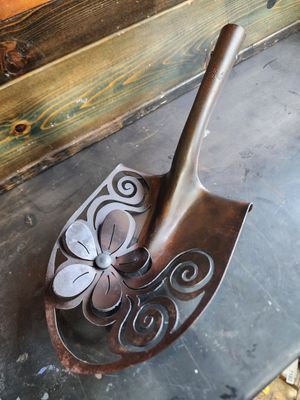 Wall shovel