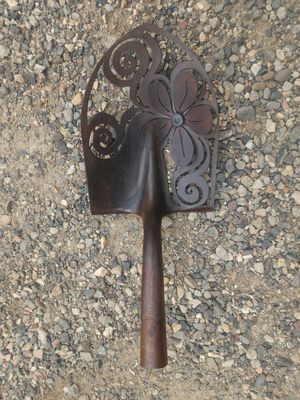 Flower wall shovel