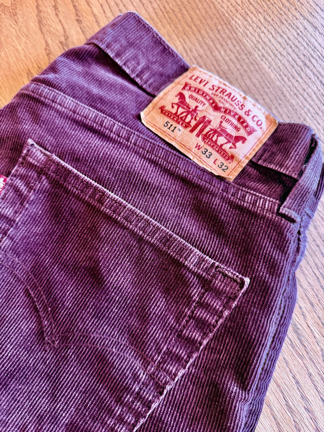 Levis 511 | Burgundy Corduroy | 33x32