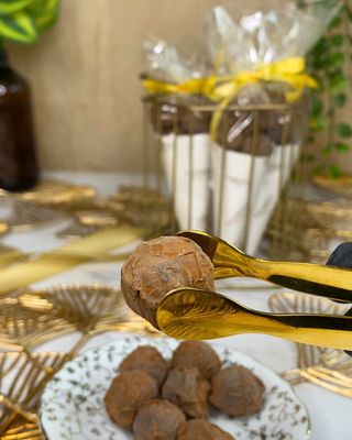 Cône boules de noisette  Chocolat Noir praliné