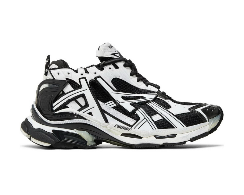 Black/White Runners