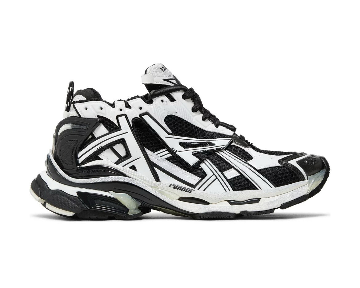Black/White Runners