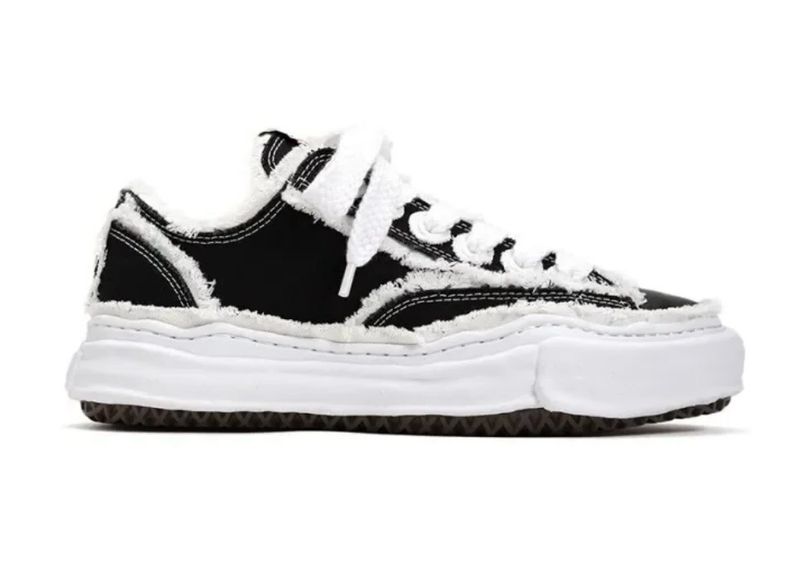 Black Frayed Mihara