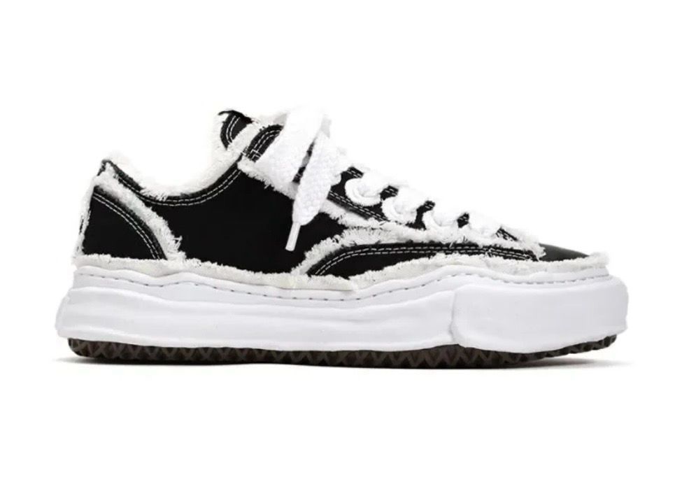 Black Frayed Mihara