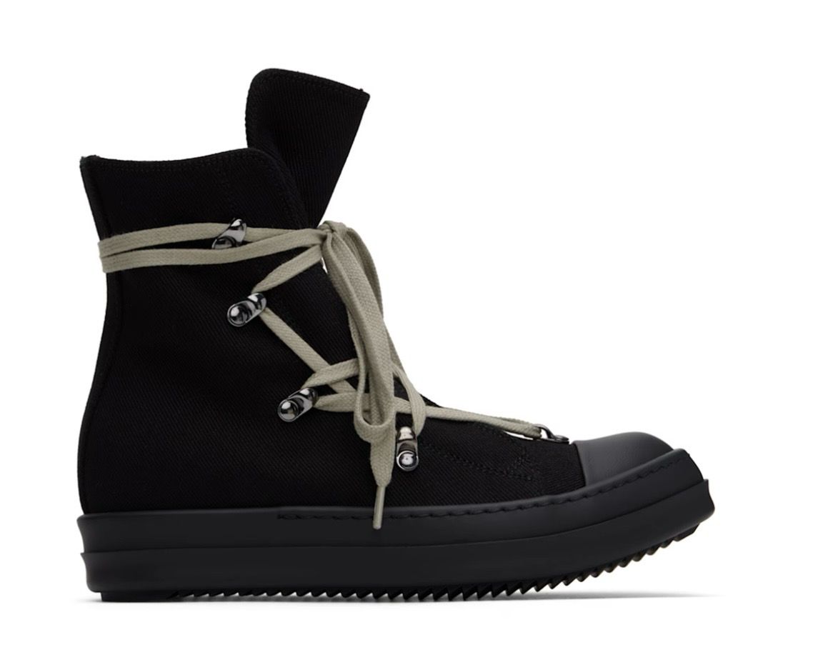 Black Megalace Ricks