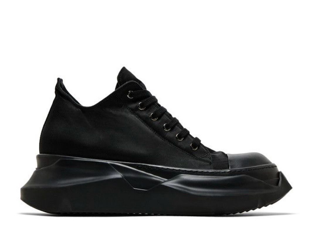 Black Abstract Ricks