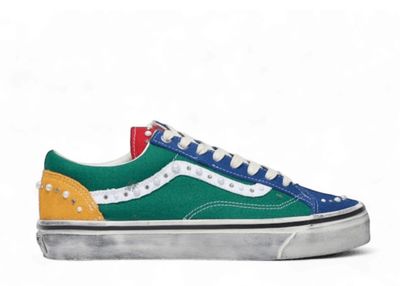 Yacht Club Van