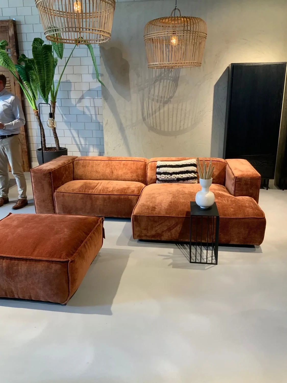 Sesilia Sofa