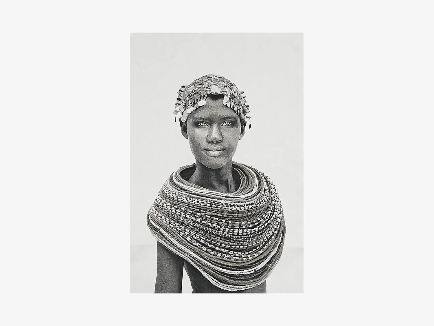 Samburu Meisje Grijze Achtergrond