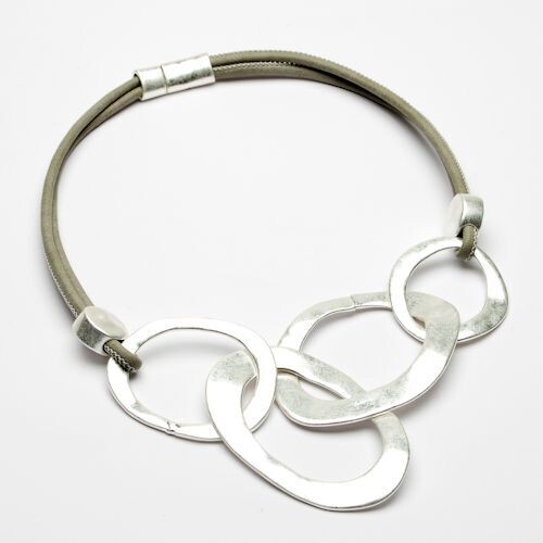 Eliza Gracious Large Open Link Necklace on Short Leather