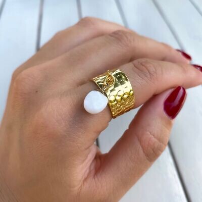 Orli Hammered Ring With Howlite Charm