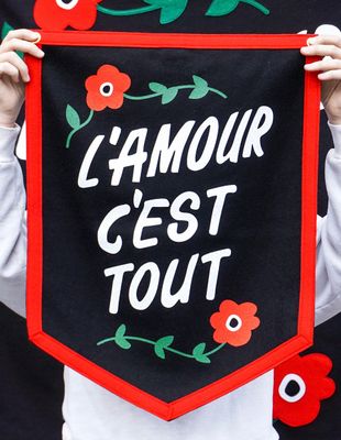 L&#39;Amour C&#39;est Tout - Love is Everything