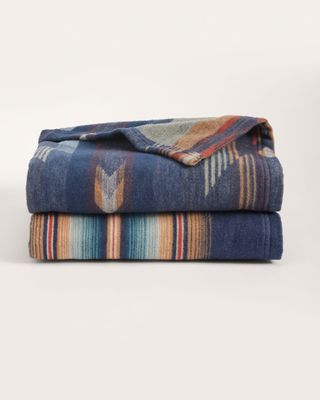 Pendleton Wyeth Falls Denim Organic Cotton Throw Gift Pack