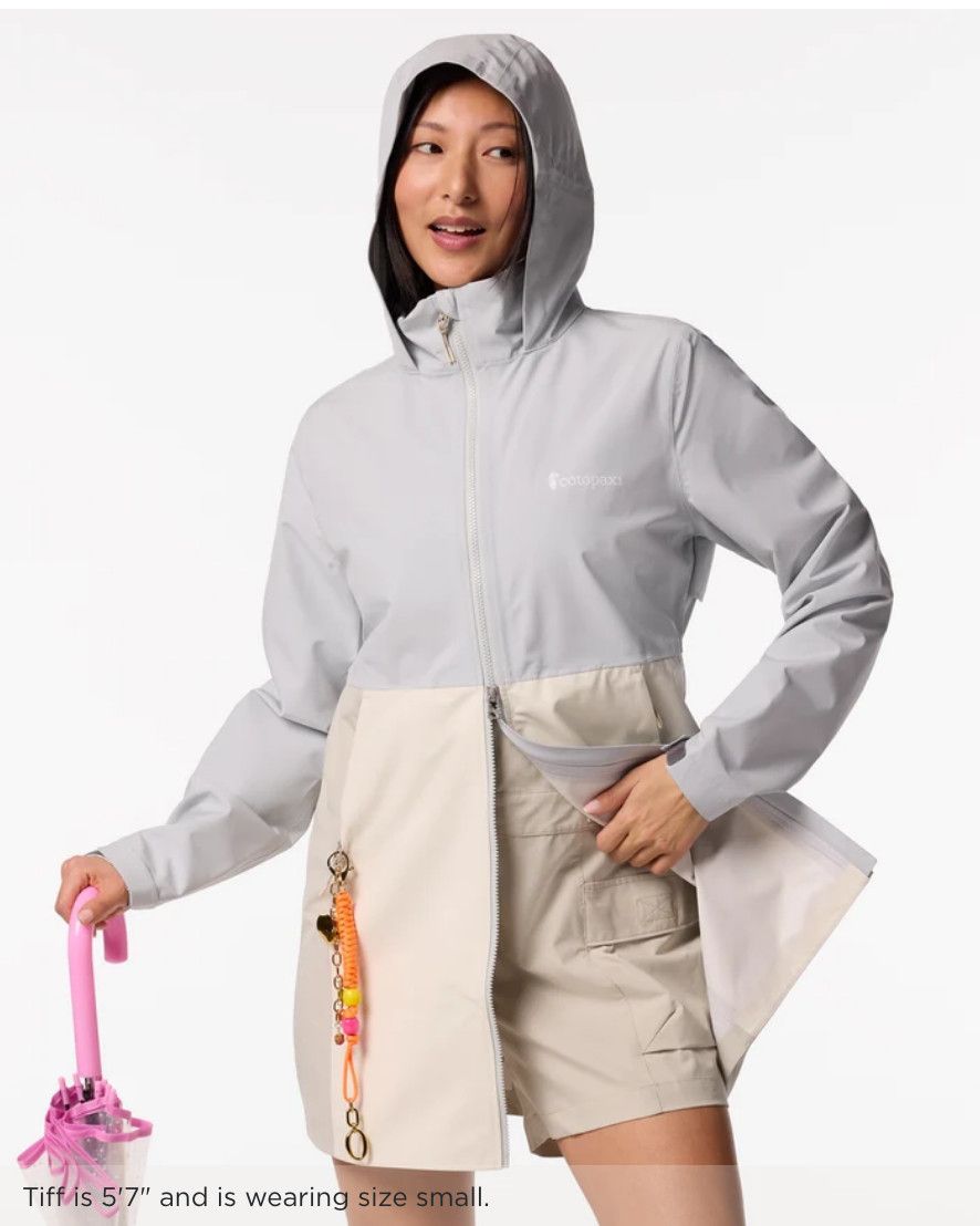 Cotopaxi Women's Cielo Rain Trench in Vapor/Chalk , Size: XS