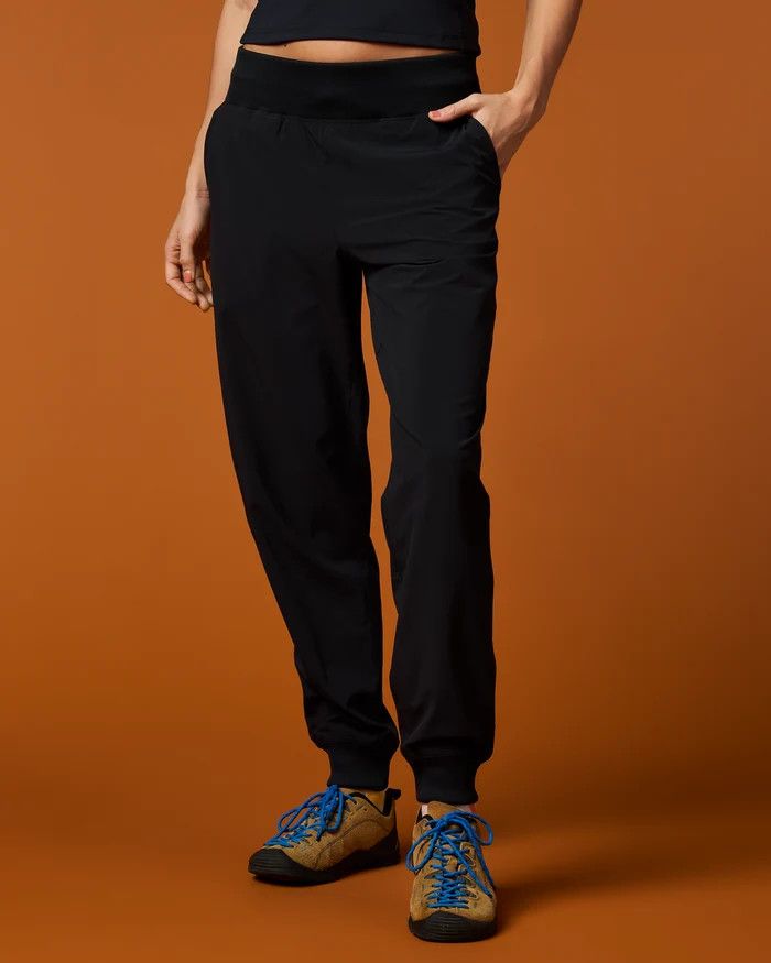 Cotopaxi Cambio Jogger in Black