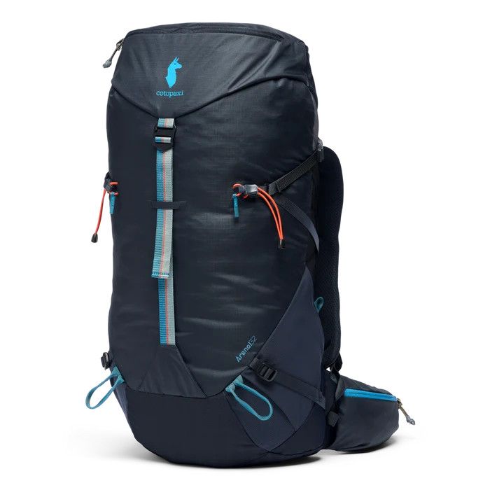 Cotopaxi Arenal 32L Backpack in Carbon