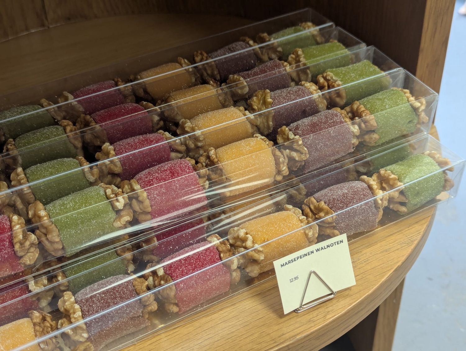 Marsepeinen walnoten petit fours