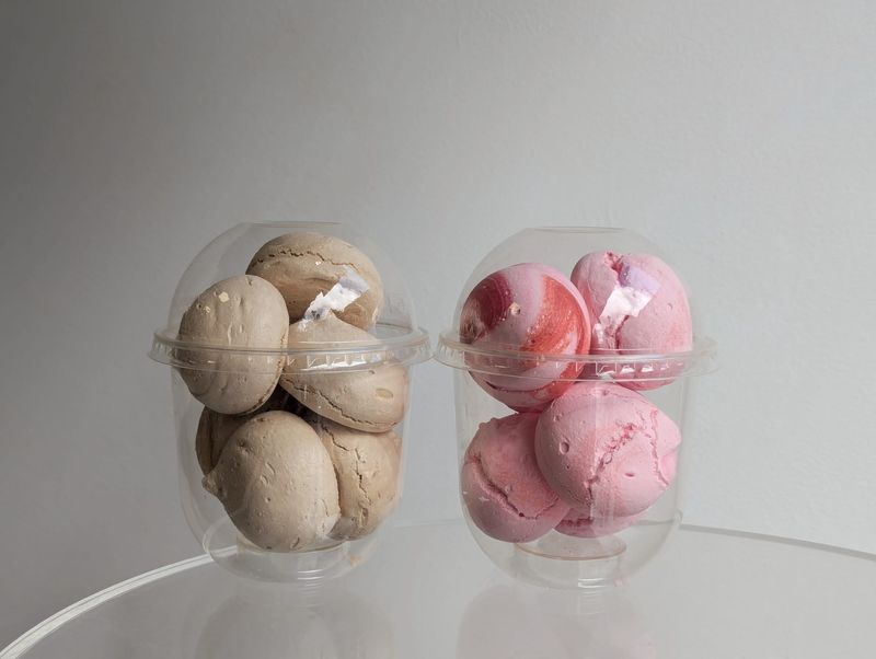 Meringue bombs