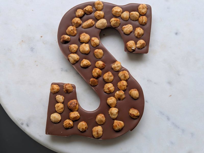 Chocoladeletter hazelnoot Chocoladeletter hazelnoot