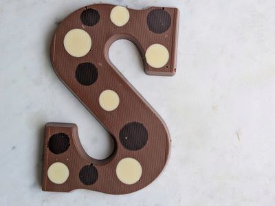 Chocoladeletter rijstcrisp