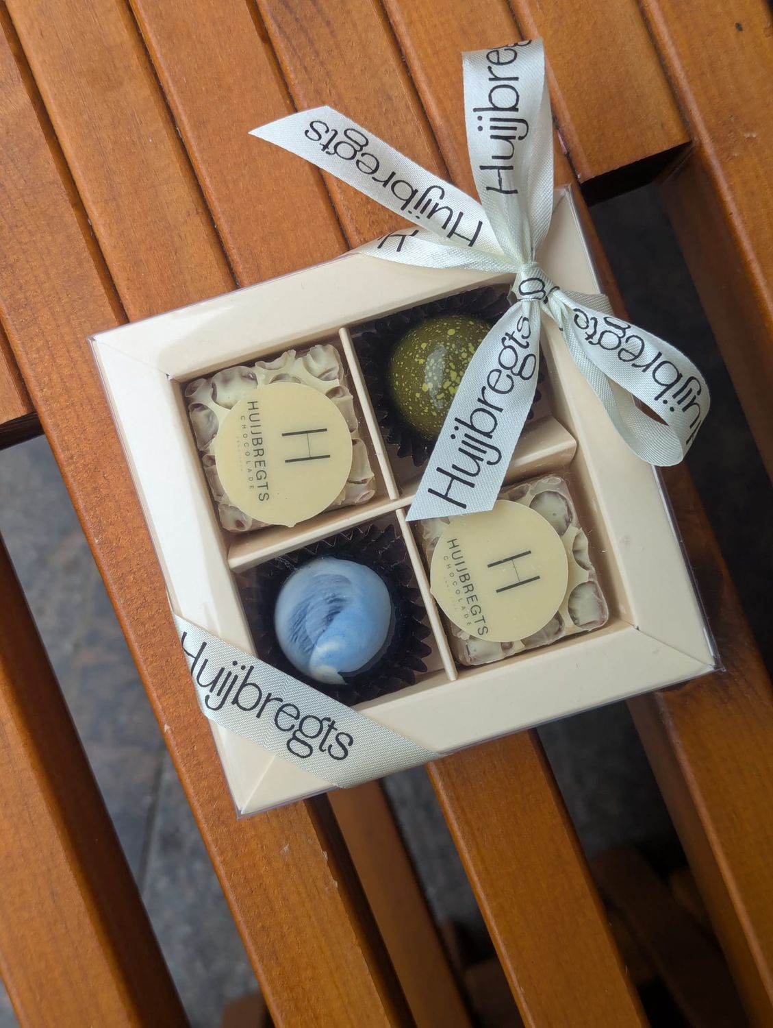 Maatwerk - logobonbons schildje windowbox