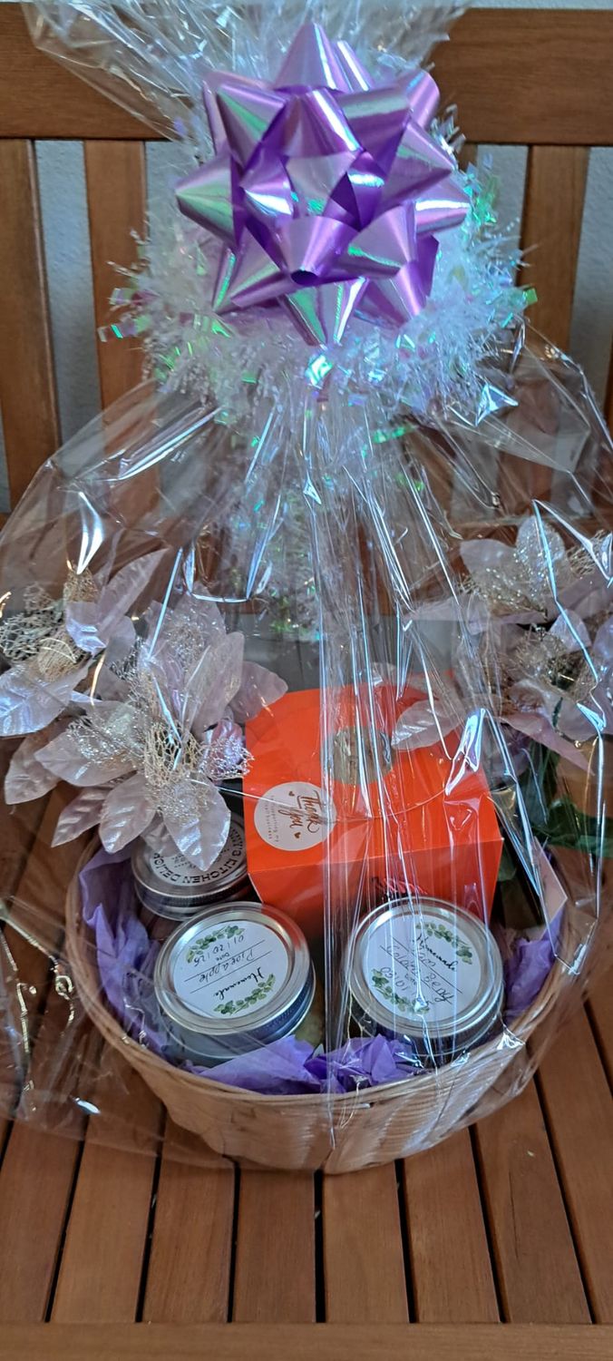 Custom Gift Baskets – Jams, Breads & Artisan Treats