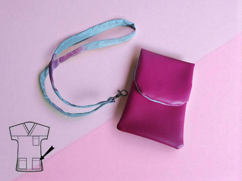 Tour de cou + pochette soignante "Roses"
