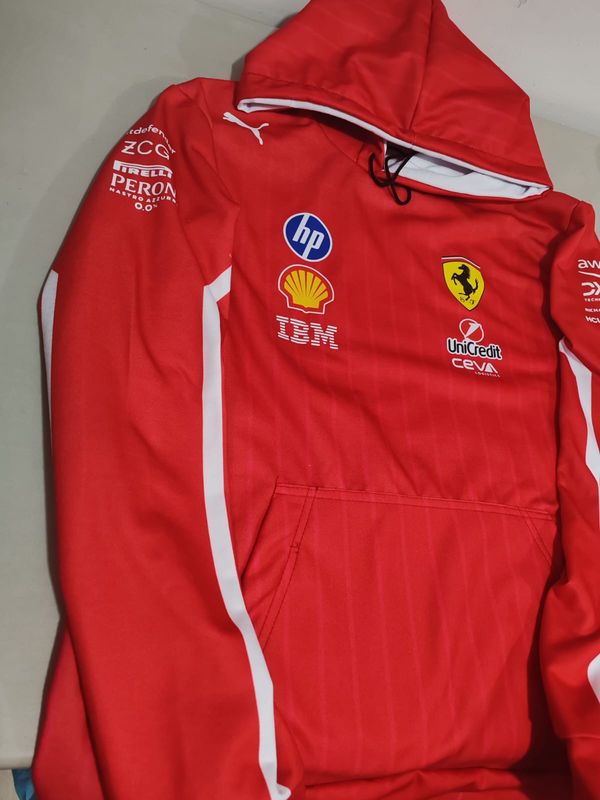 Sudadera Ferrari 2025 Color Cereza
