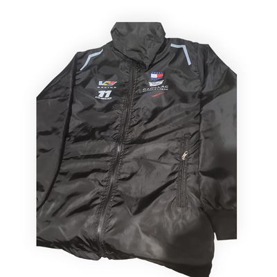 Chamarra tipo Cazadora Cadillac checo pre seaso 2026