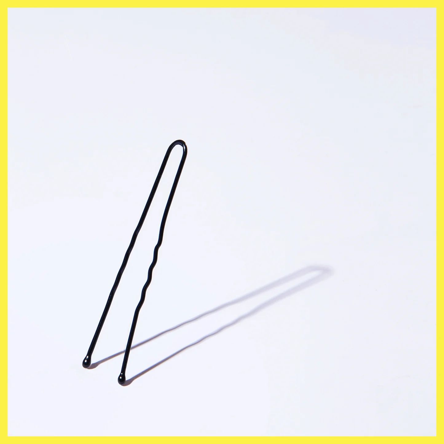 Subtle Pins - Wavy, color: Black