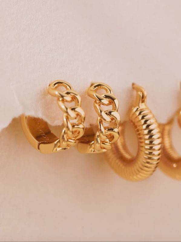 Chain Huggie Hoops