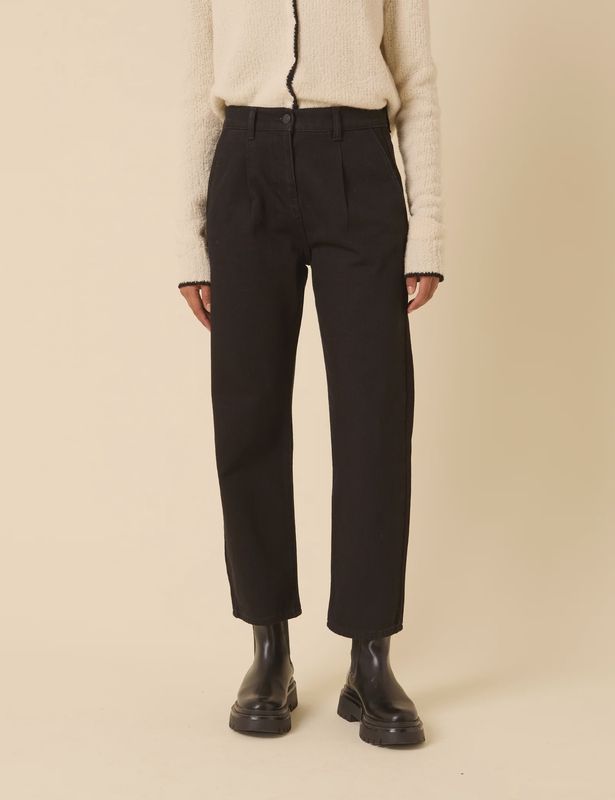 Pleat Straight Leg Jeans
