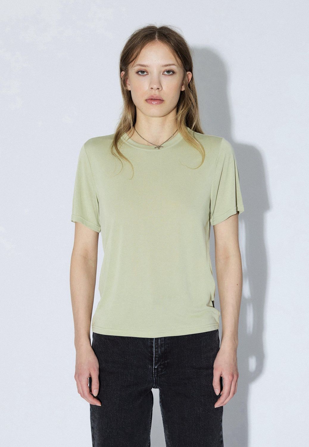 Lyra Tee