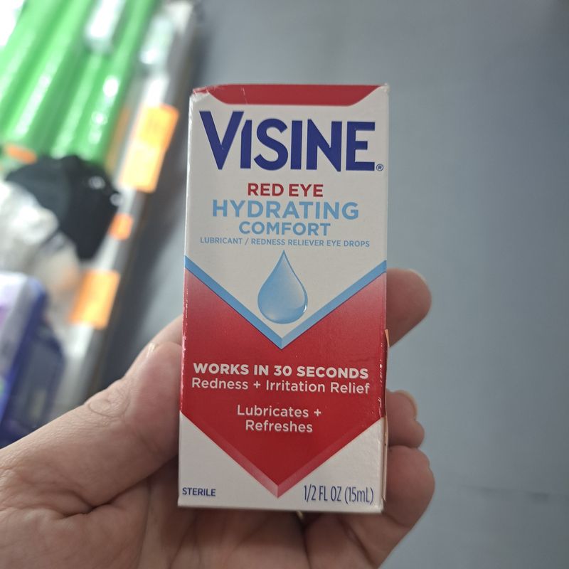 Visine red eye hydrating