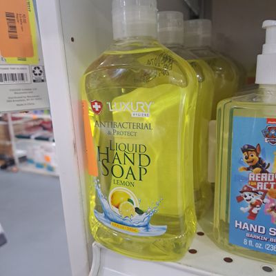 Luxury Hygiene Antibacterial &amp; Protect Lemon Liquid Hand Soap