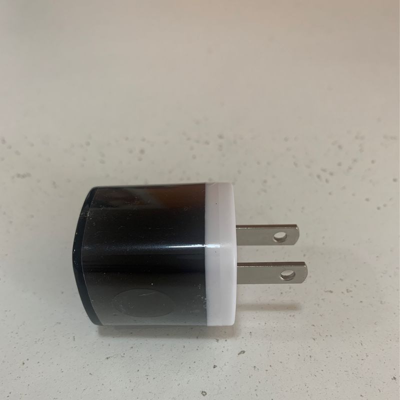 Single wall block charger