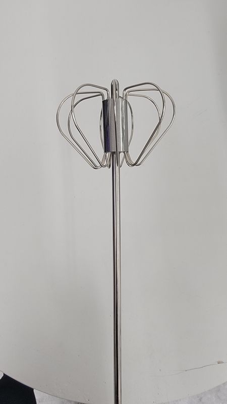 Semi automatic egg beater