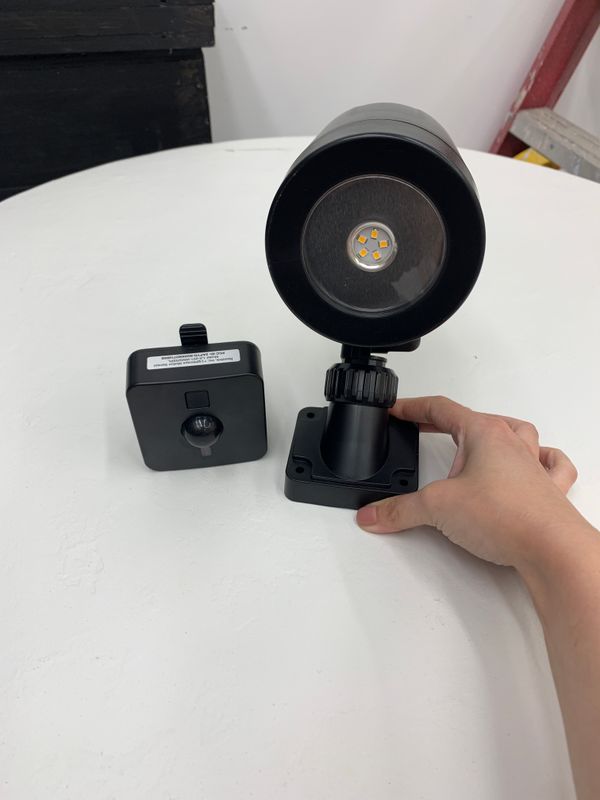 NovoLink Wirelessly Connected Battery Operated LED Spot Lights with Motion Sensor