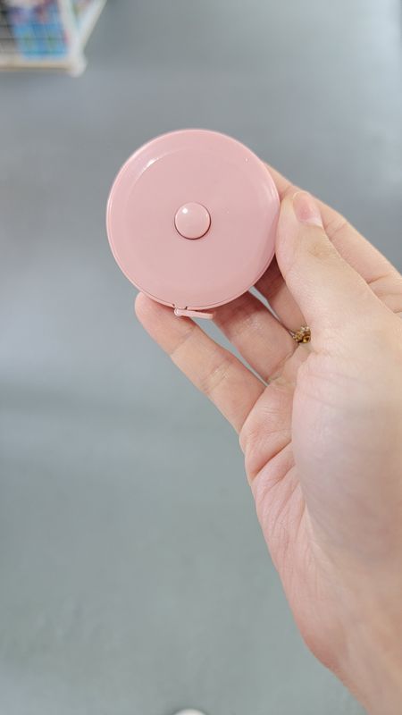 purse measure tape
