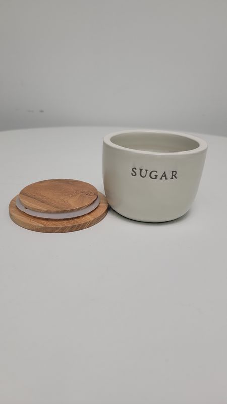 Sugar cellar