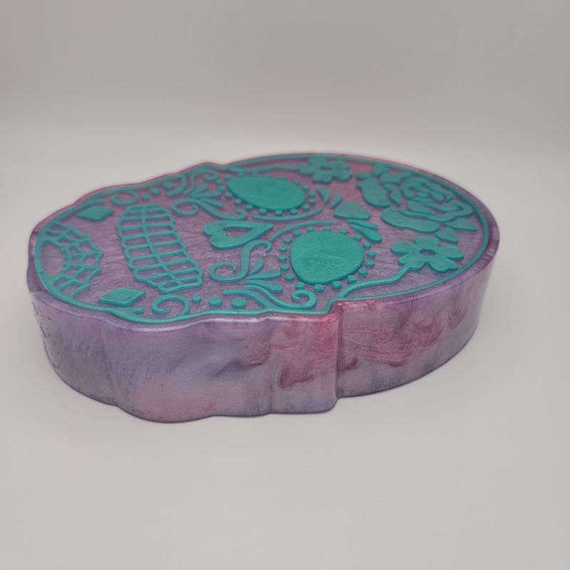 Skull resin storage box