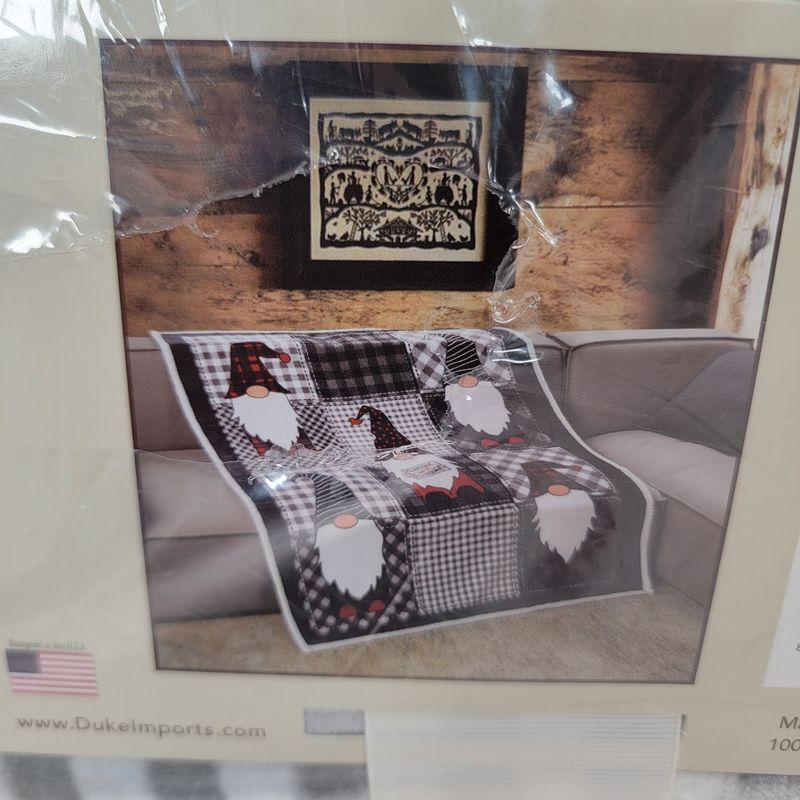 Gnome flannel throw