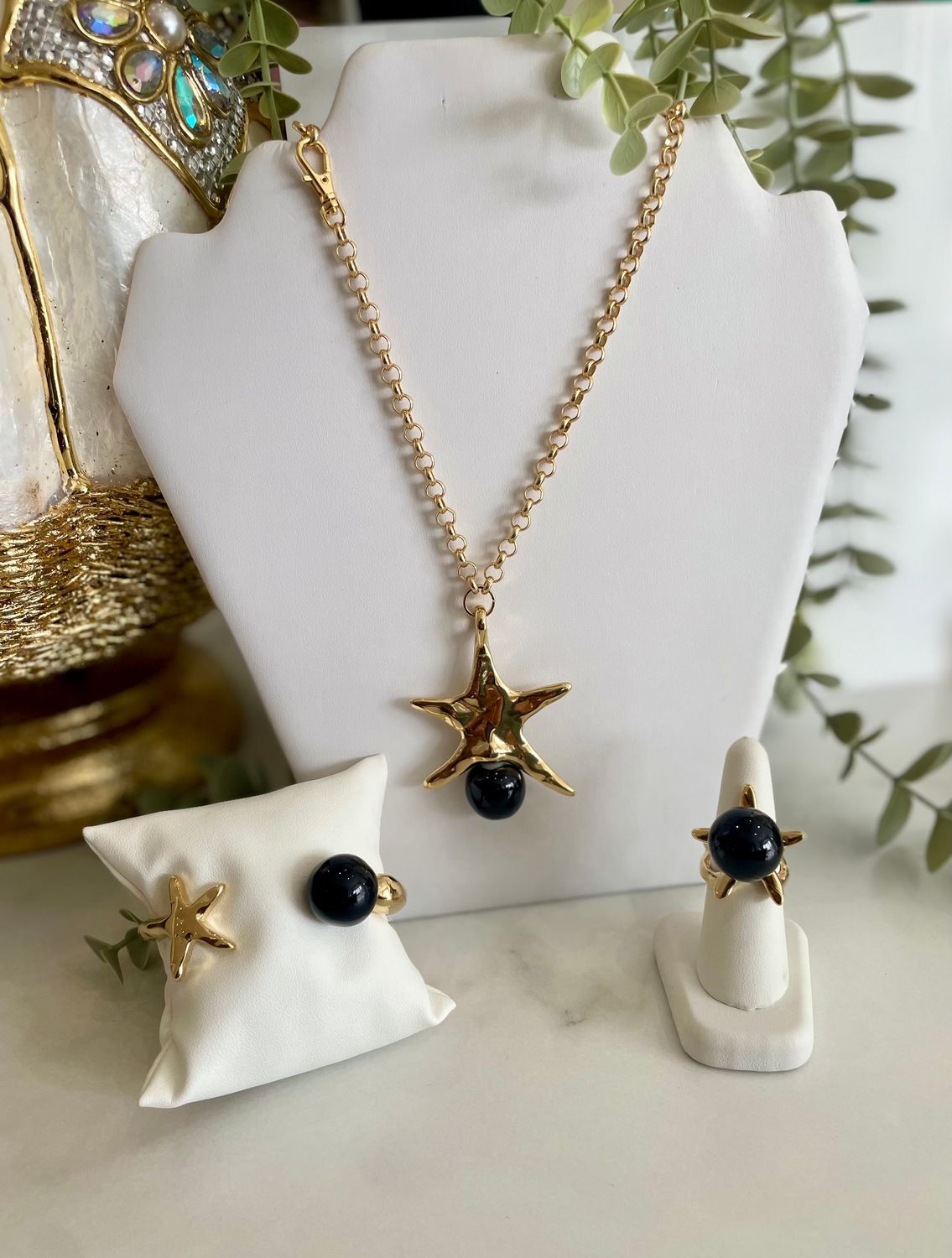 Black Ebony Jewelry Gold Trío