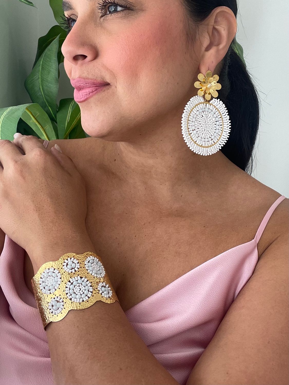 White Earrings Whit Bangle Set