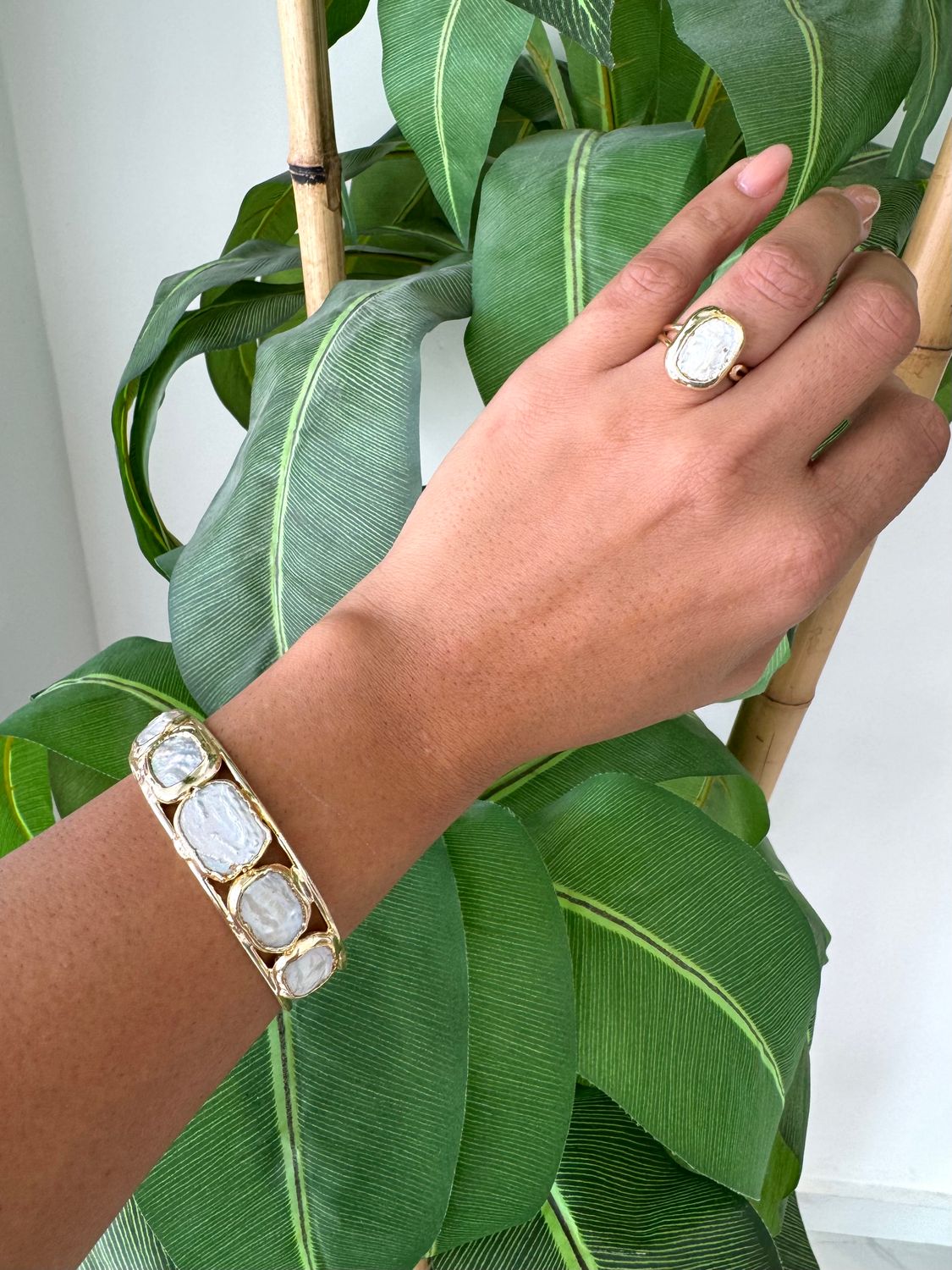 Mother of Pearl Gold Bracelet Set