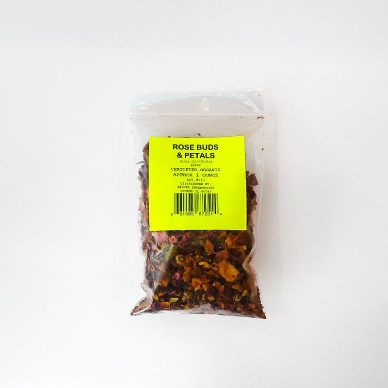 ROSE BUDS & PETALS